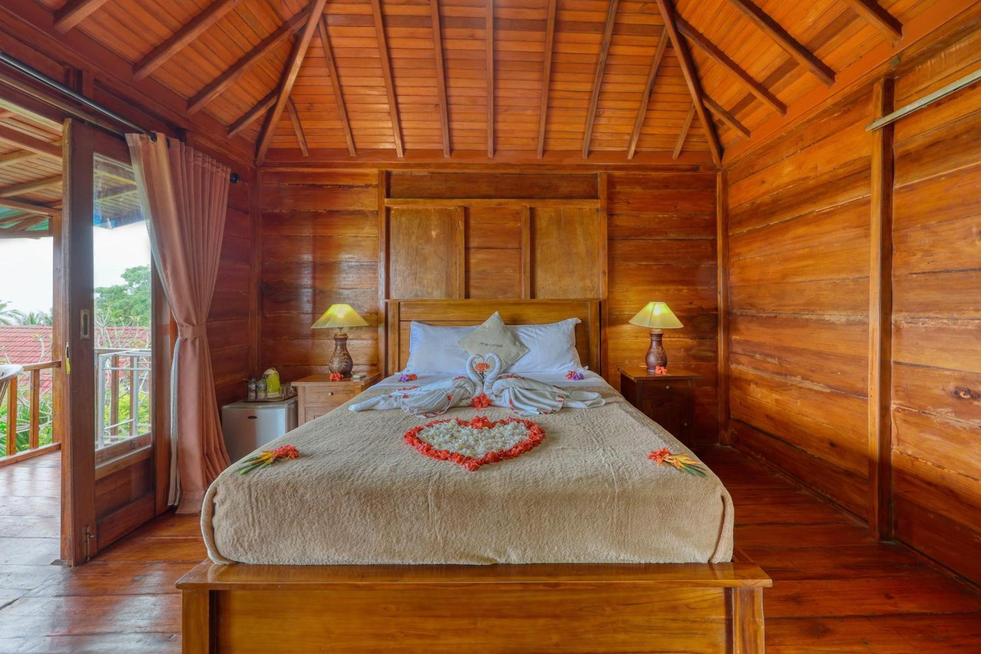 Petak Cottage Ped Extérieur photo